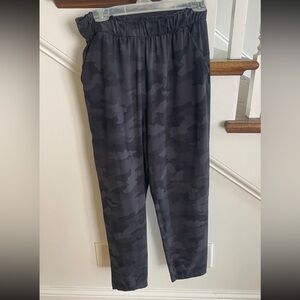 Camouflage lululemon Pants